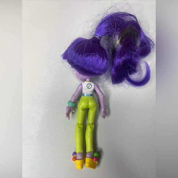 Lot Of 6 Moose Toys Capsule Chix Dolls EUC - Picture 5 of 13